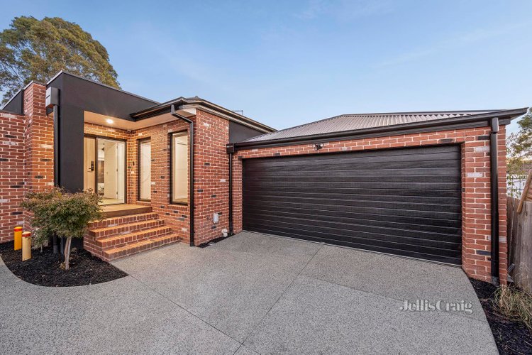 2 21 Holmes Road Mooroolbark 3138