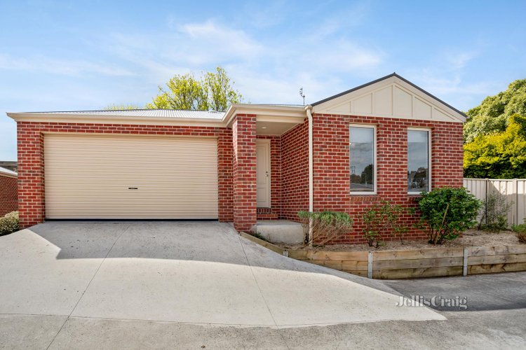 2 21 Linaker Street Golden Point 3350