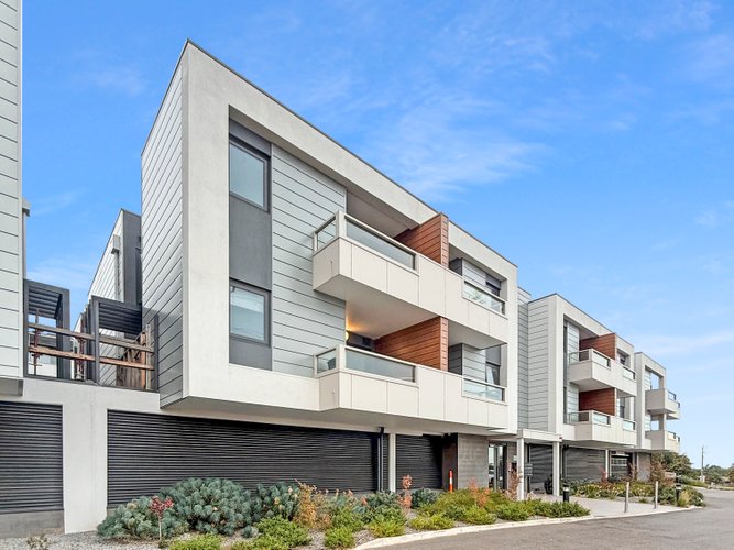22/104 Colac Road  Highton 3216