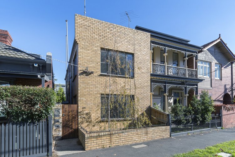 2/215 Canterbury Road St Kilda West 3182