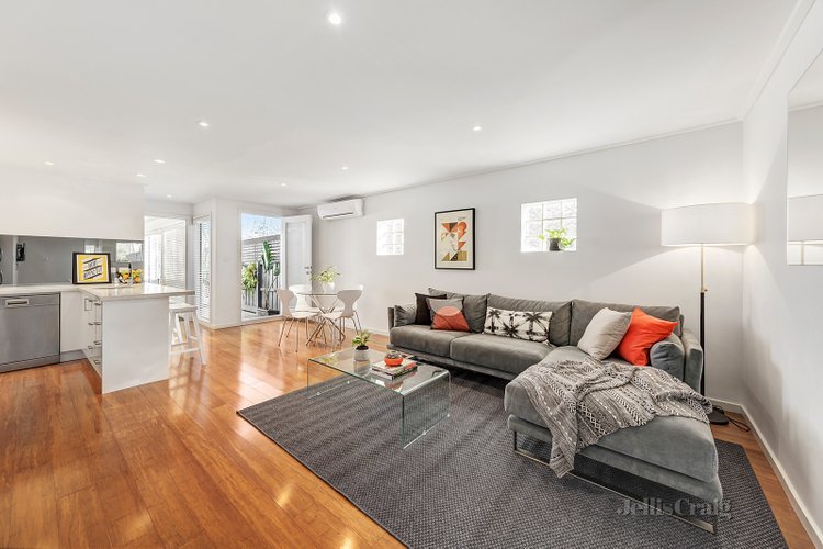 2/215 Mont Albert Road Surrey Hills 3127