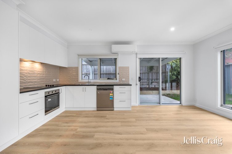 2/215a York St East  Ballarat East 3350
