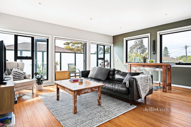 2 216 - 218 St Georges Road Northcote 3070