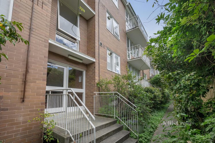 22 17-21 Tivoli Place South Yarra 3141