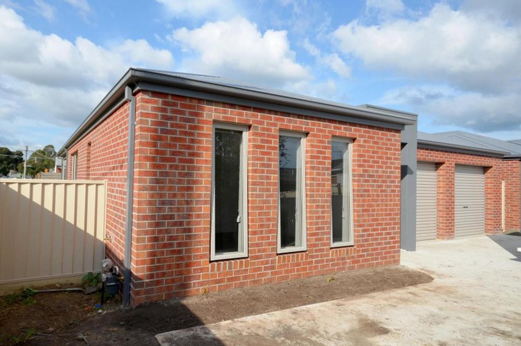 2/219 Finch Street  Ballarat East 3350