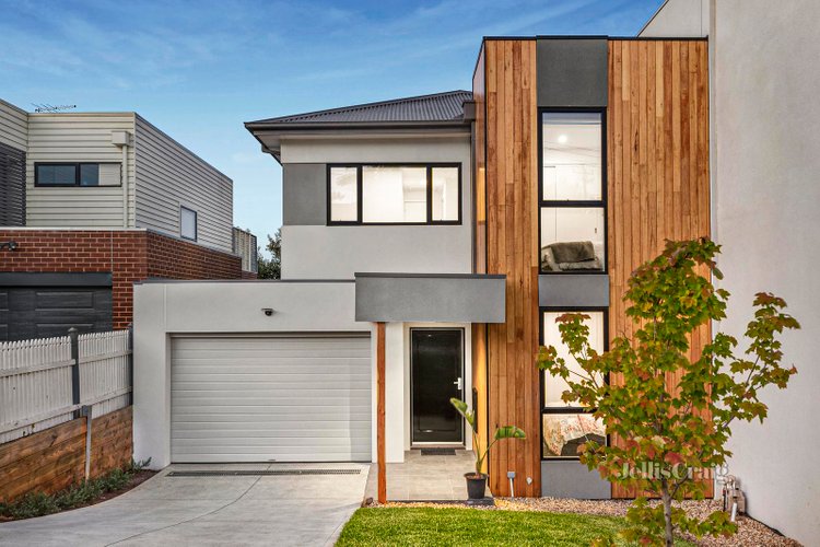 2 22 Hillside Crescent Maribyrnong 3032