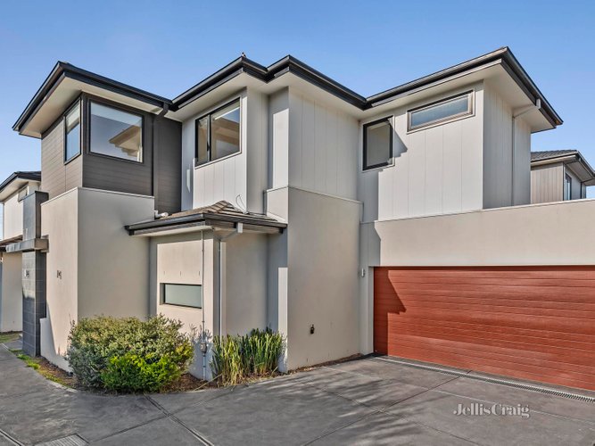 2 22 Summit Road Burwood 3125