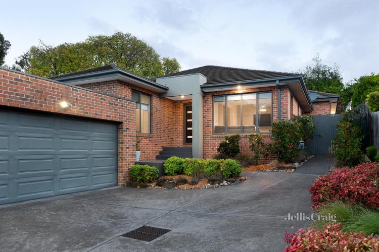 2 220 Nepean Street Greensborough 3088