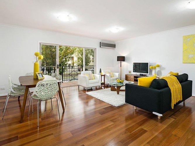 2 221 Peel Street North Melbourne 3051