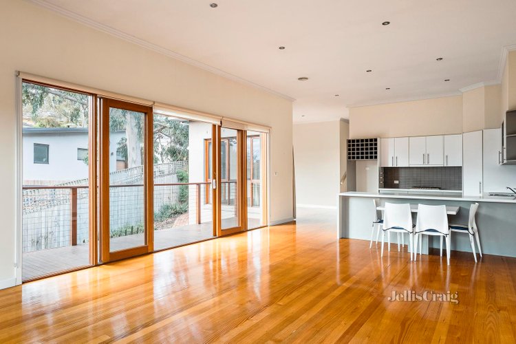 2 23 Davey Road Montmorency 3094