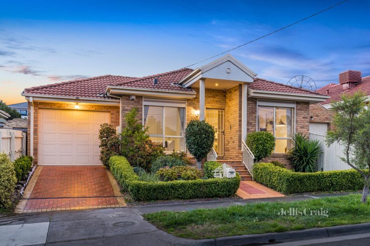 2 230 Waverley Road Mount Waverley 3149