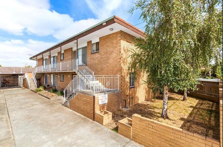 2/24 Elizabeth  Street, Geelong West
