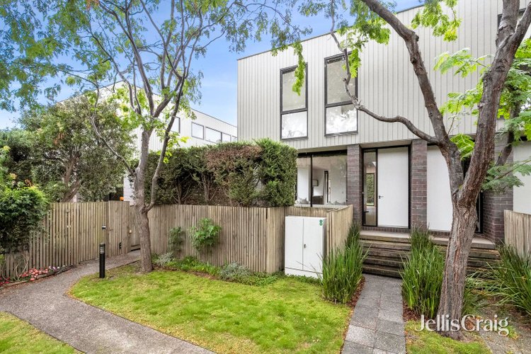 2 24 Emerald Street Geelong West 3218