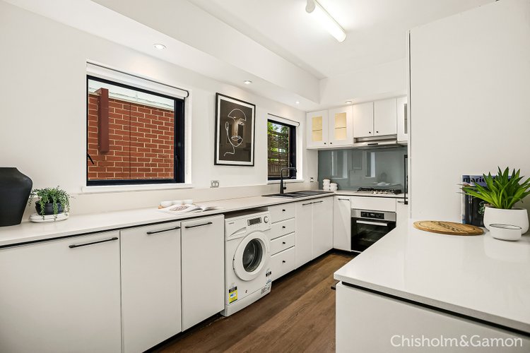 2 24 Kendall Street Elwood 3184