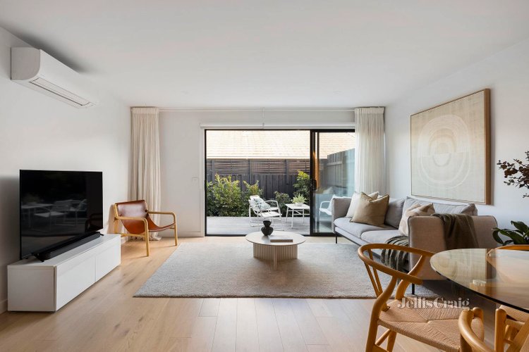 2 24 Kinross Street Hampton East 3188