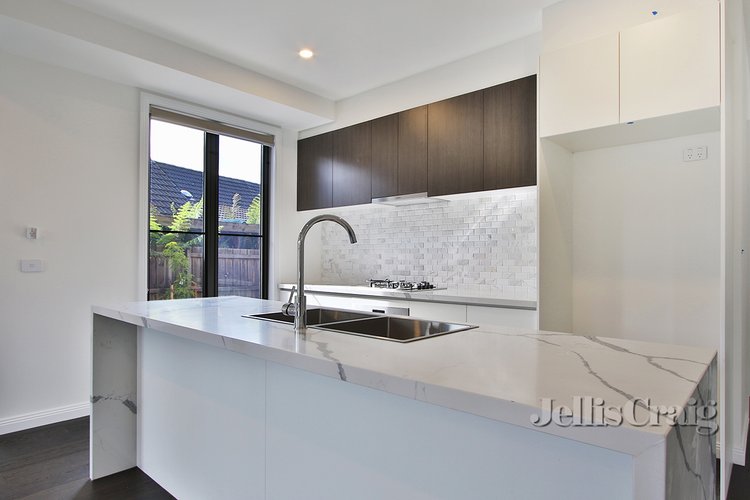2/24 Walker Road Mount Waverley 3149