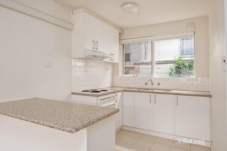 2/242 Arthur Street Fairfield 3078
