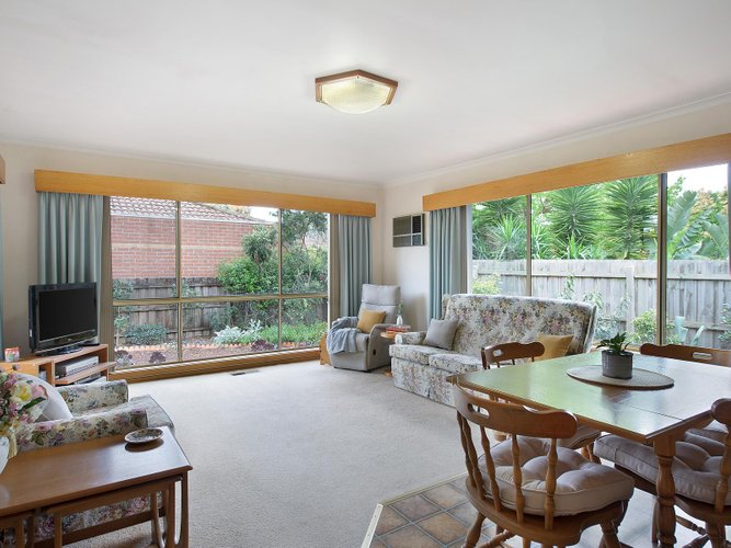 2 248 Waiora Road Macleod 3085