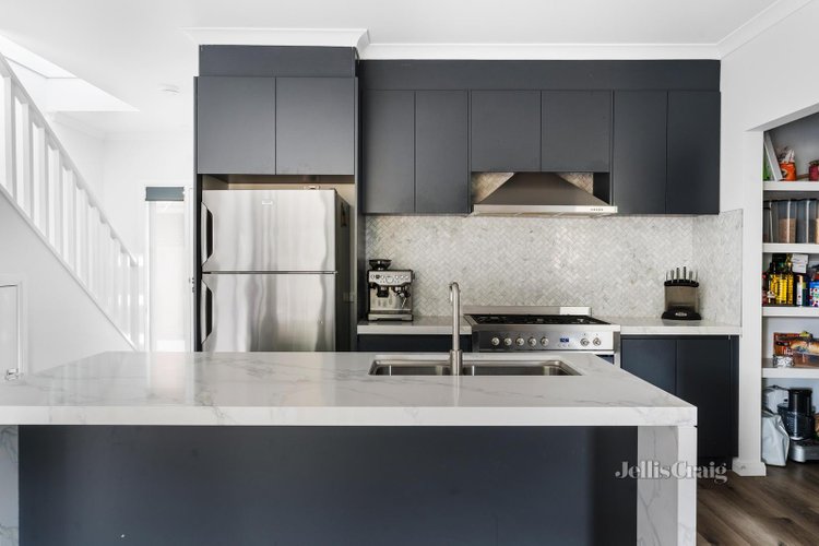 2 25 Strathallan Road Macleod 3085