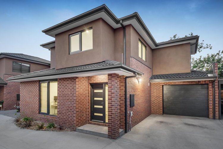 2/25 Strathallan Road Macleod 3085