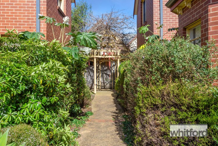 2/250 Malop Street, Geelong