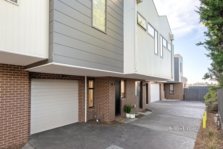 2 253 Station Street Edithvale 3196