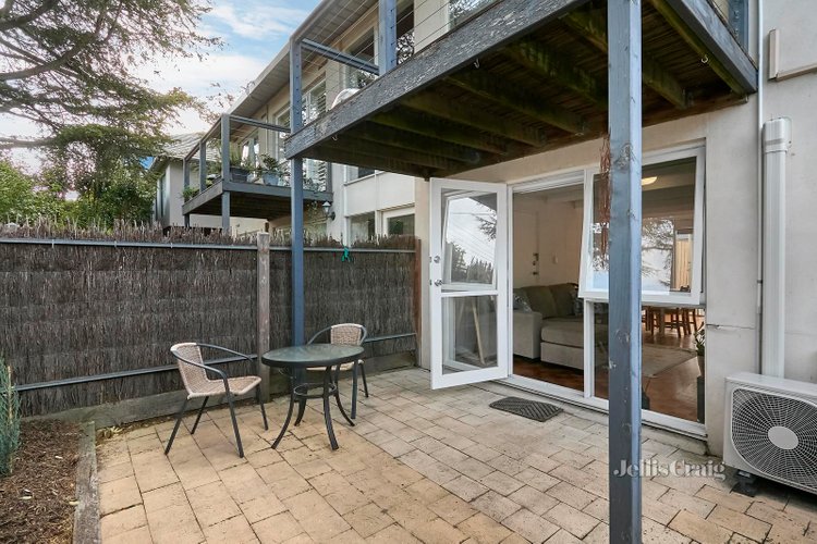 2 26-28 Selbourne Street Hawthorn 3122