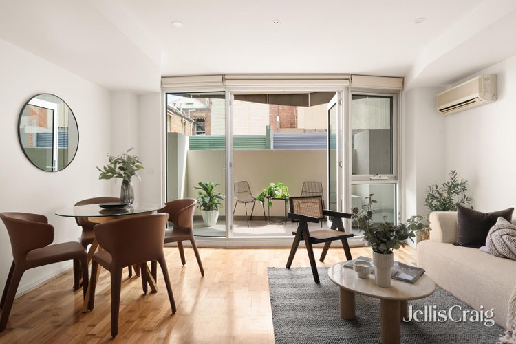 2 26 Little Cardigan Street Carlton 3053