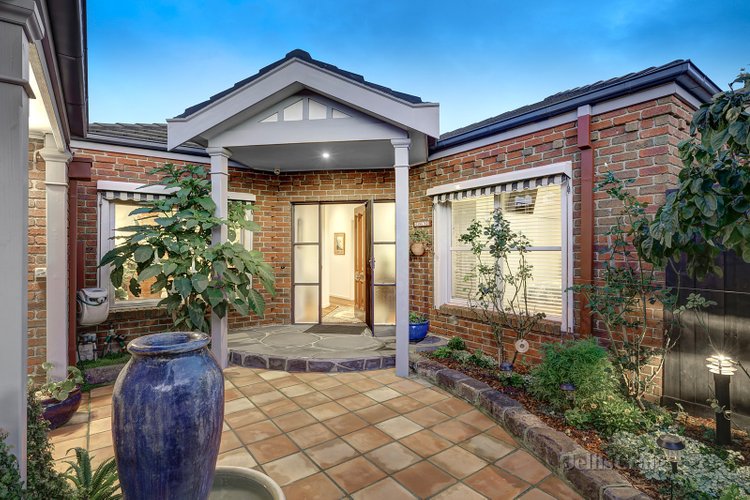 2/26 Loranne Street Bentleigh 3204