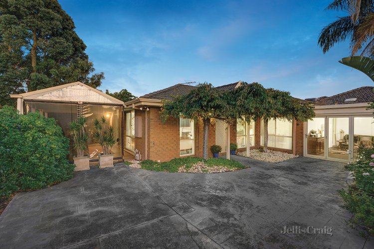 2/26 Myers Avenue Glen Waverley 3150