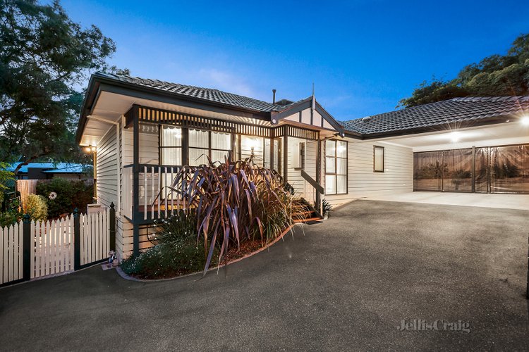 2/27 Alban Street Montmorency 3094