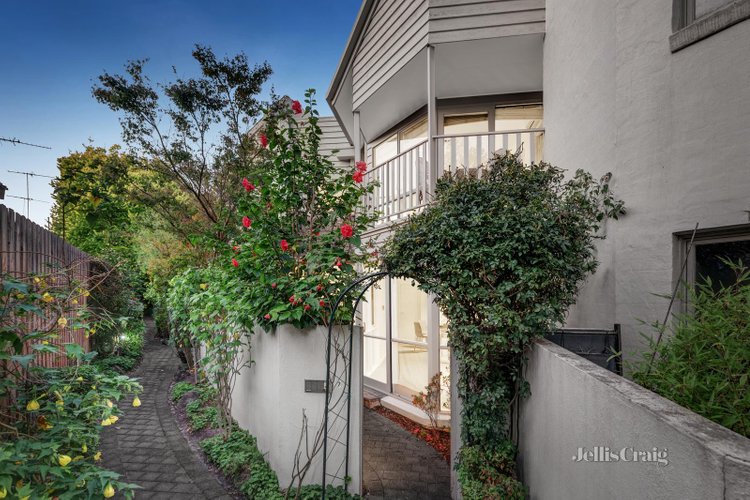 2 27 Auburn Grove Hawthorn East 3123