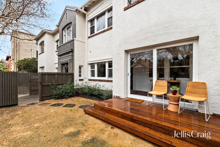2 27 Bendigo Avenue Elwood 3184