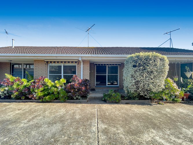 2/27 Isabella Street Geelong West 3218