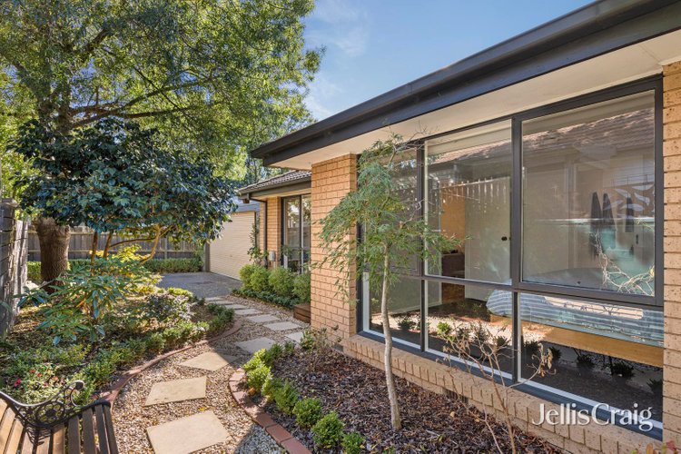2 27 Lois Street Ringwood East 3135