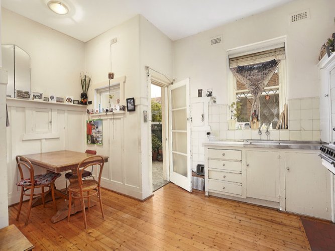 2 27 Pine Avenue Elwood 3184
