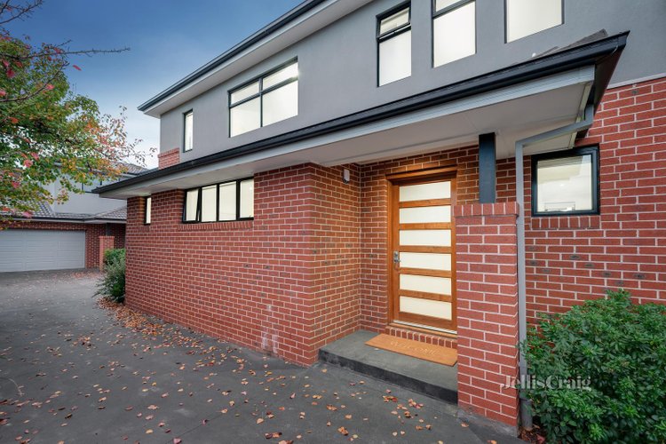 2 28 Renown Street Burwood 3125
