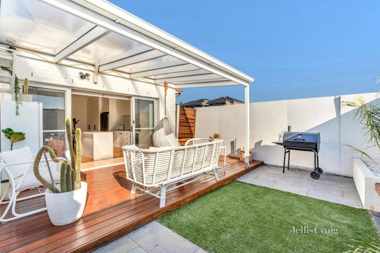 2 29 Isla Avenue Glenroy 3046