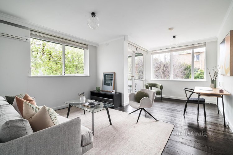 2 29 Pine Avenue Elwood 3184