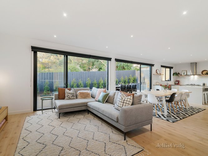2/29 The Grange Templestowe 3106