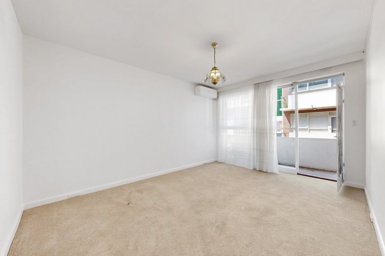 2/293 Kooyong Road Elsternwick 3185