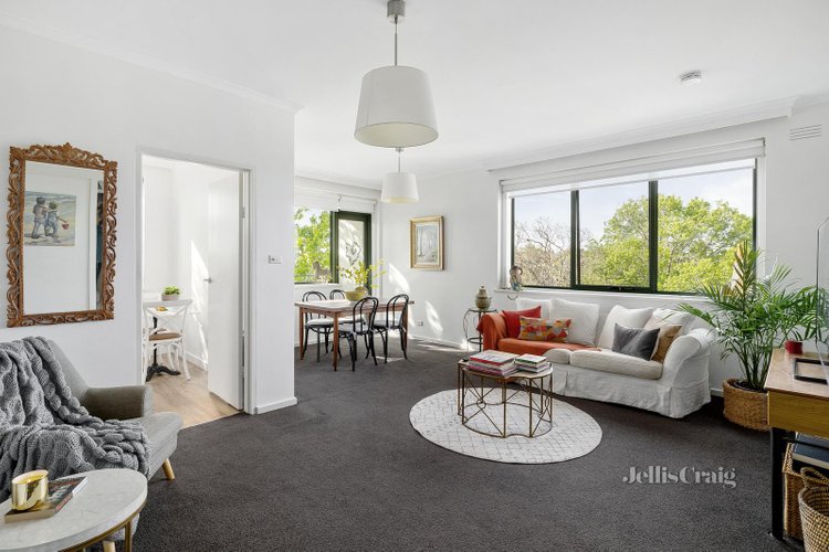 2 297 Orrong Road St Kilda East 3183