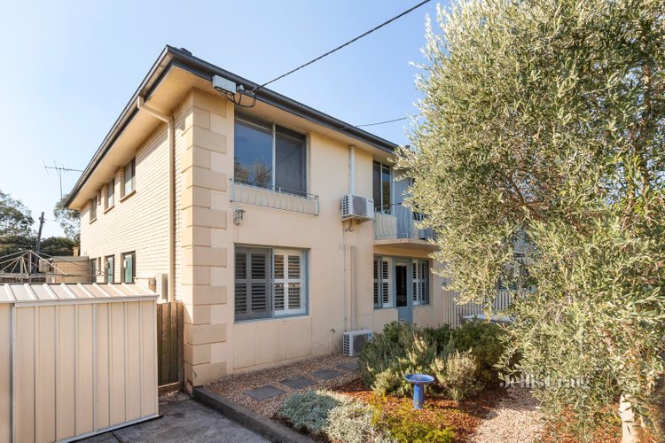 2 299 Mansfield Street Thornbury 3071