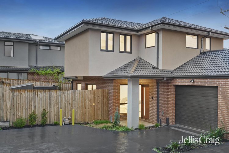 2 2B Farleigh Avenue Burwood 3125
