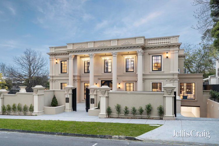 23-25 Rubens Grove Canterbury 3126