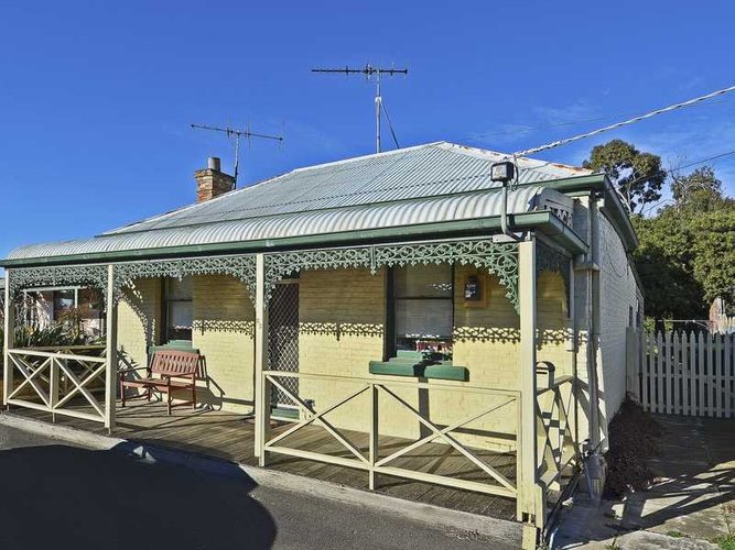 23 Candover Street Geelong West 3218