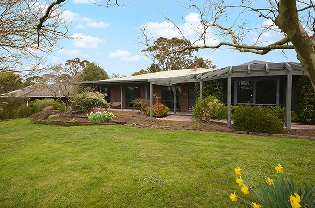 23 Cummins Road Mount Rowan 3352