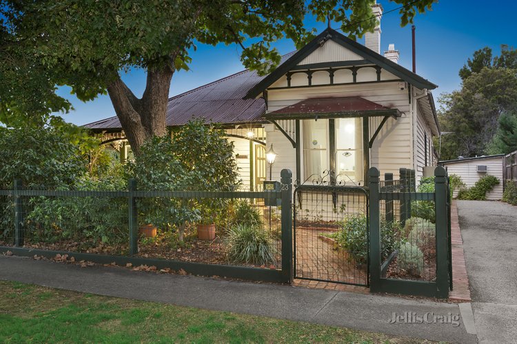 23 Durham Road Surrey Hills 3127