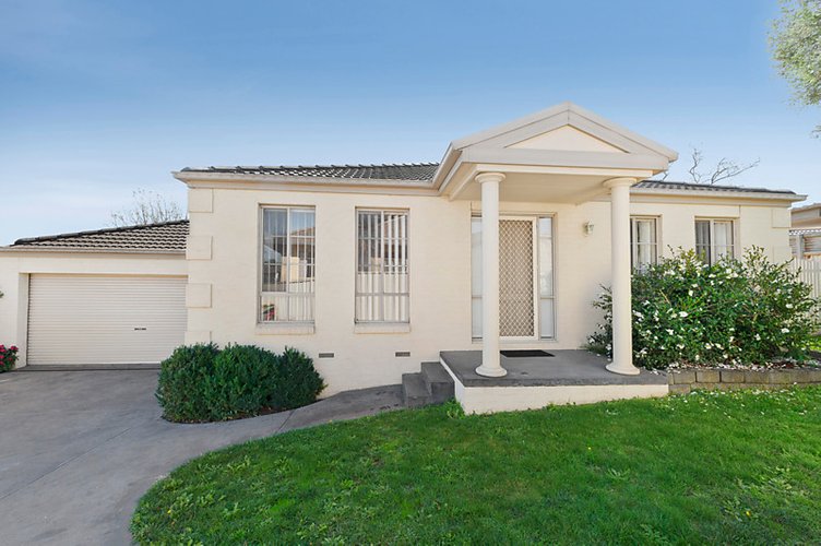 2/3 Glenora Street Chadstone 3148