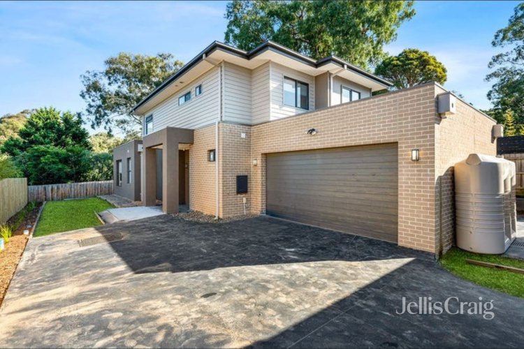 2/3 Greenhill Road Greensborough 3088